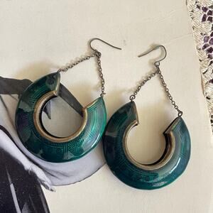70s vintage green dangle earrings boho festival earthy